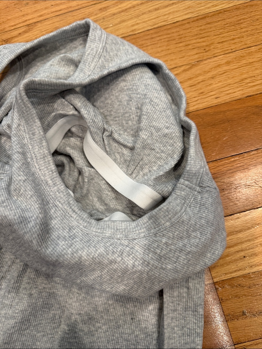 Amazon Women's Gray Ribbed Tank Top - Picture 3 of 3